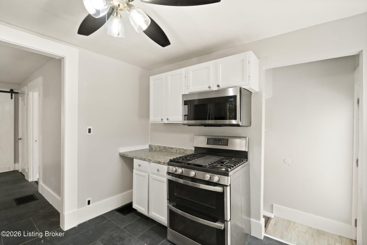Listing Image 16