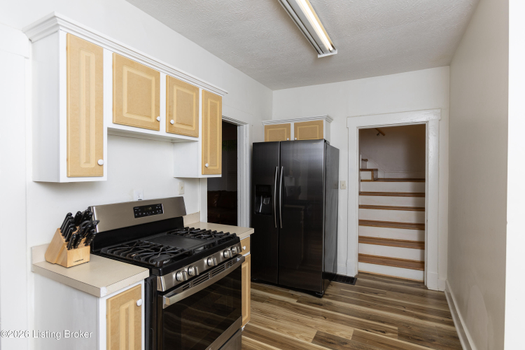 Listing Image 12