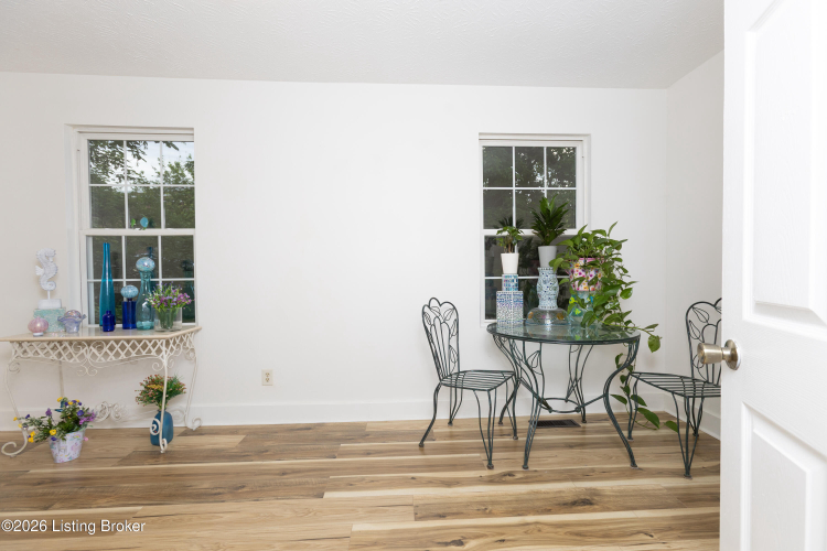 Listing Image 20