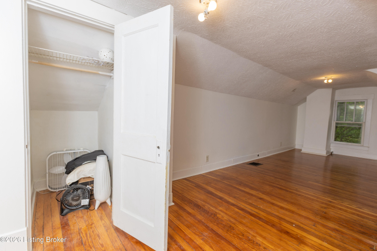 Listing Image 28