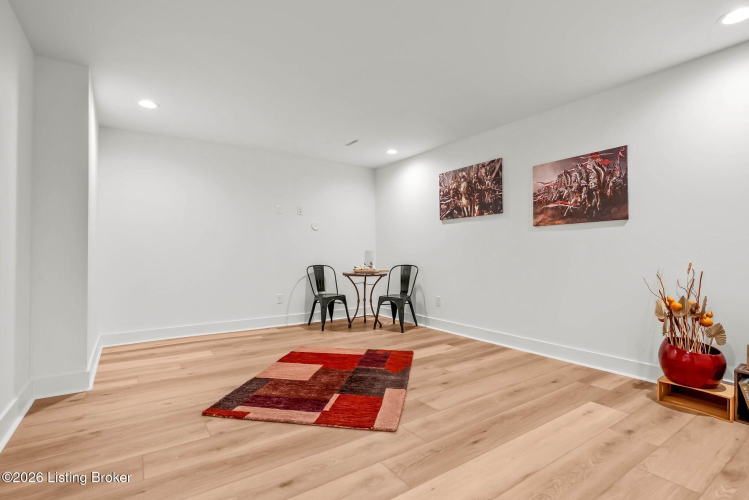 Listing Image 54