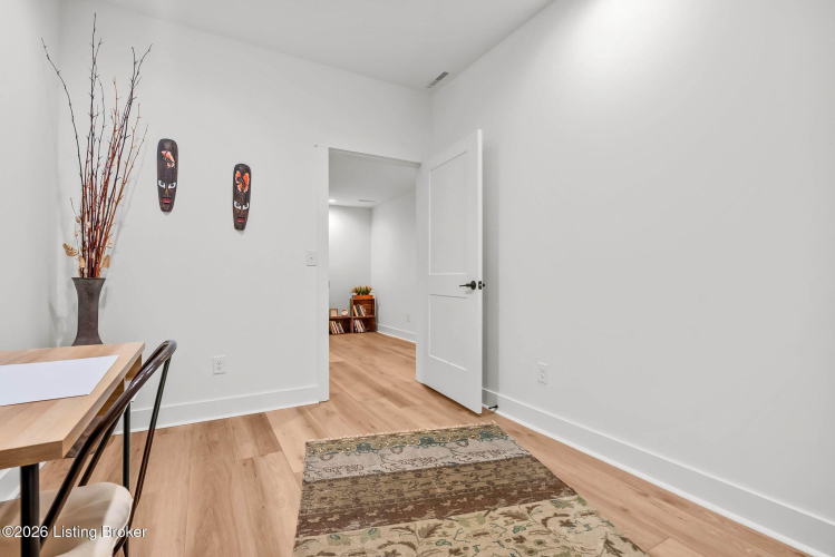 Listing Image 57