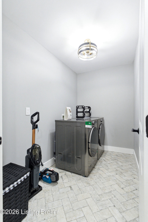 Listing Image 19