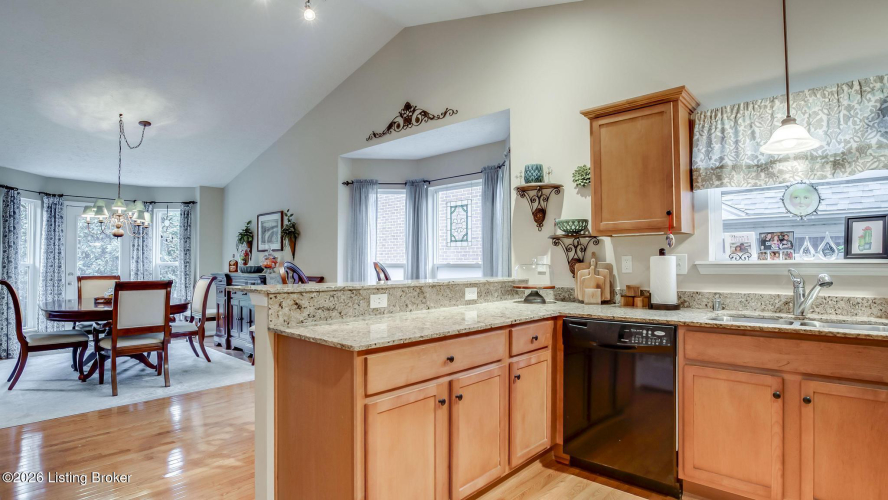 Listing Image 19