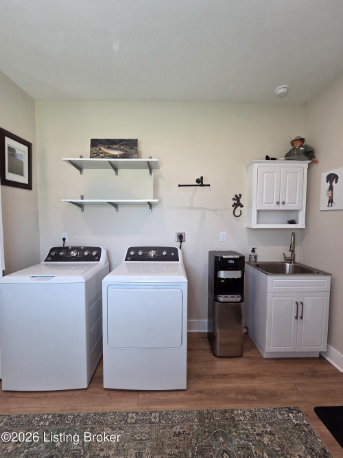 Listing Image 10