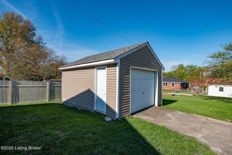 Listing Image 9