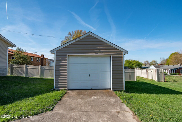 Listing Image 10