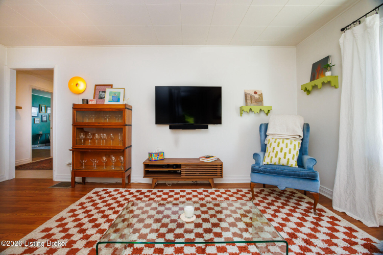 Listing Image 12