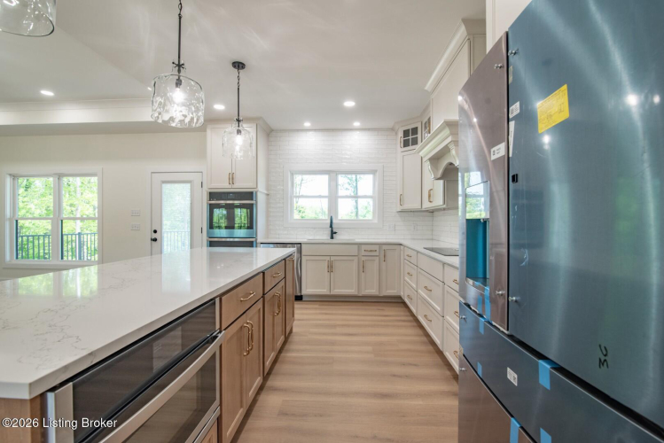 Listing Image 13