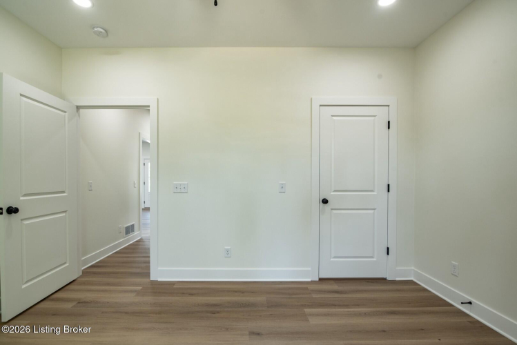 Listing Image 53
