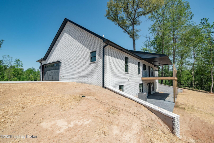 Listing Image 82