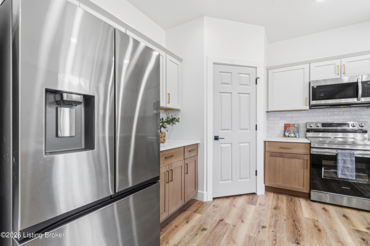 Listing Image 15