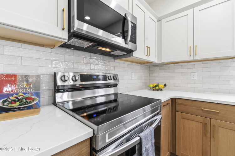 Listing Image 18