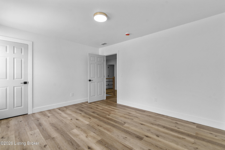 Listing Image 37