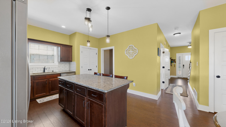 Listing Image 15