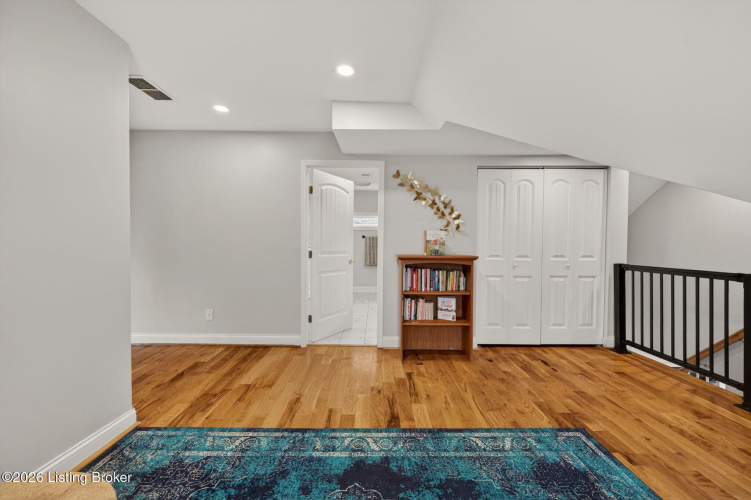 Listing Image 24