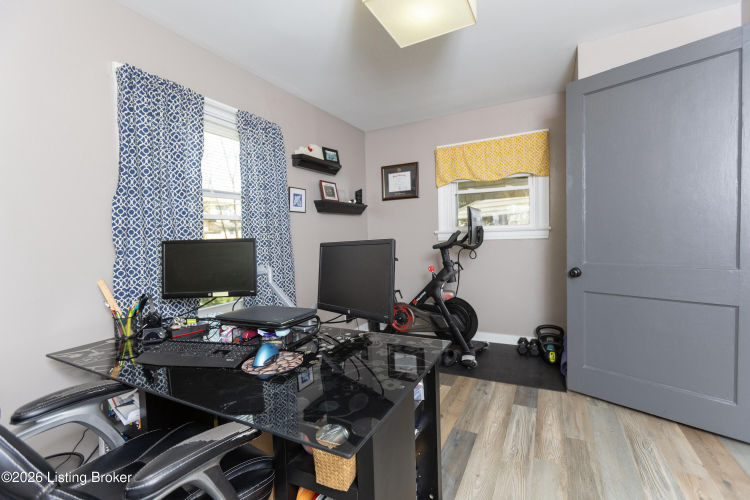 Listing Image 19