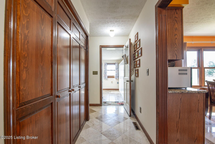 Listing Image 74
