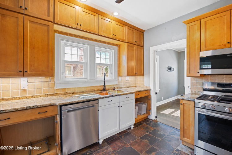 Listing Image 14