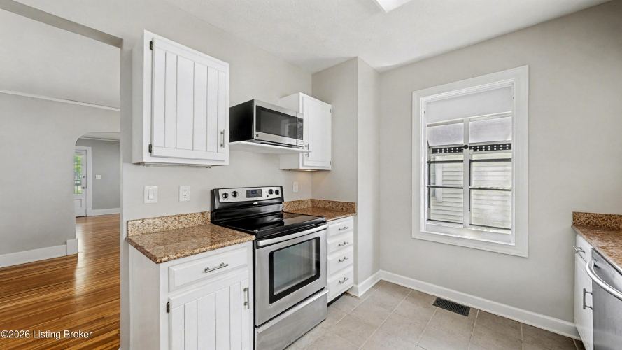 Listing Image 16