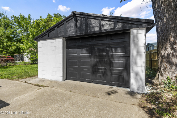 Listing Image 16
