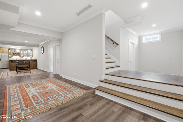 Listing Image 52