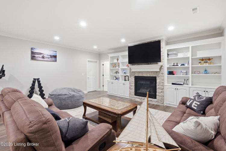 Listing Image 58