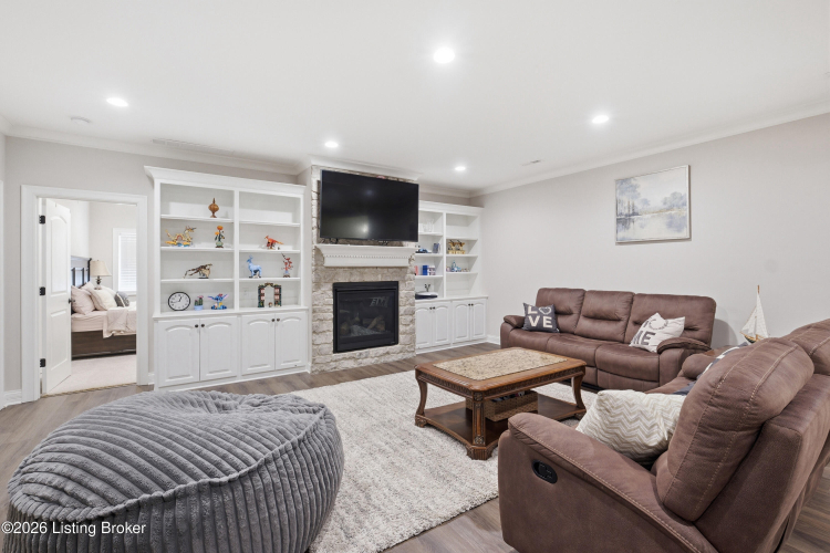 Listing Image 59