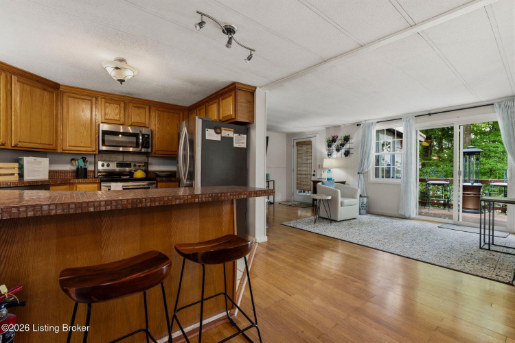 Listing Image 14