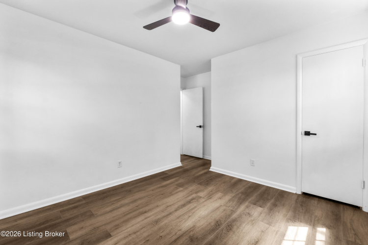 Listing Image 27