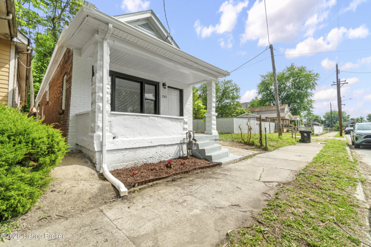 Listing Image 3