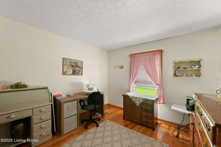 Listing Image 17
