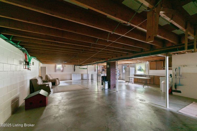 Listing Image 40