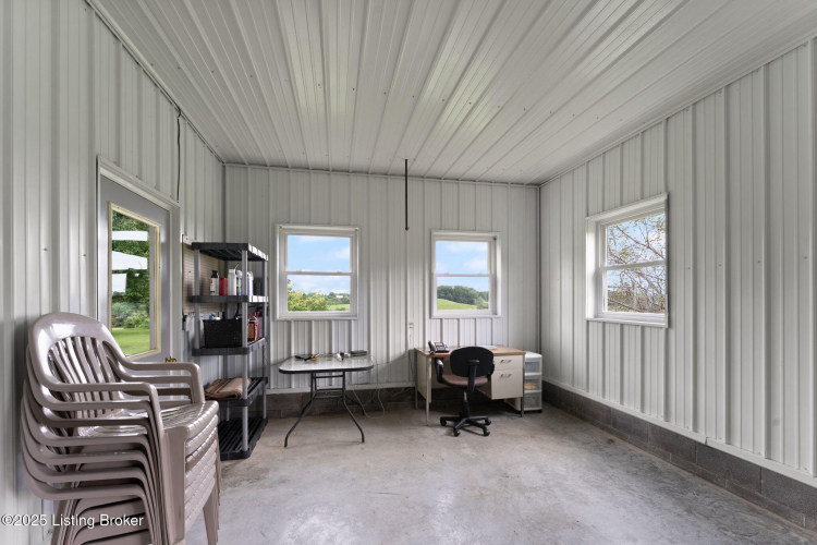 Listing Image 76