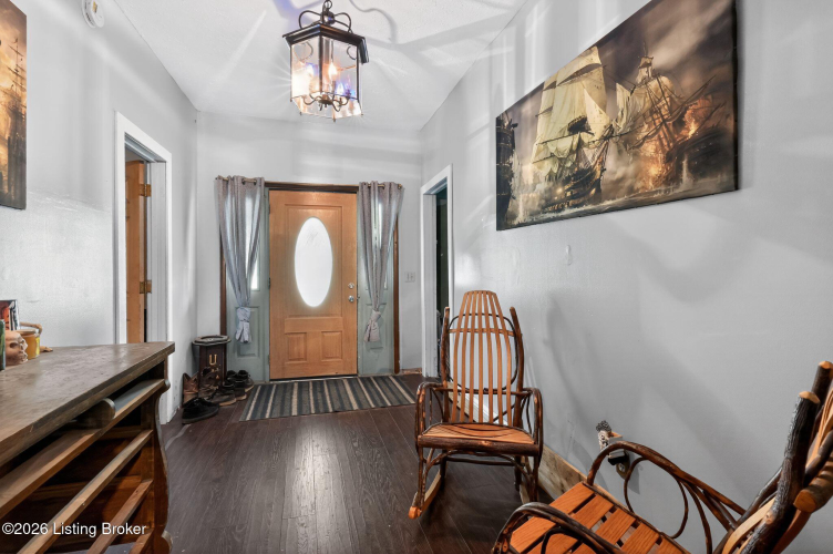 Listing Image 12