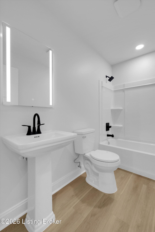 Listing Image 9