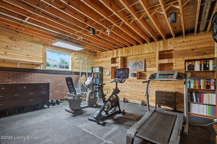 Listing Image 82