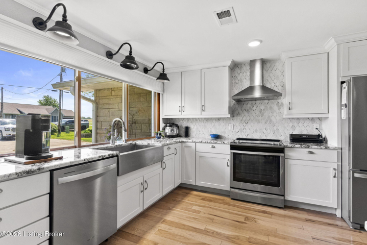 Listing Image 9