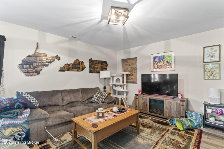 Listing Image 45