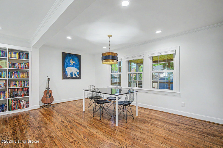 Listing Image 5