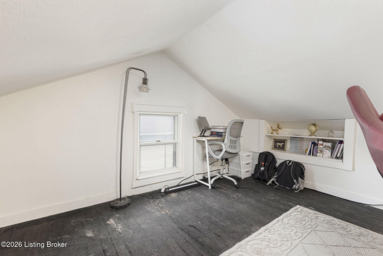 Listing Image 17