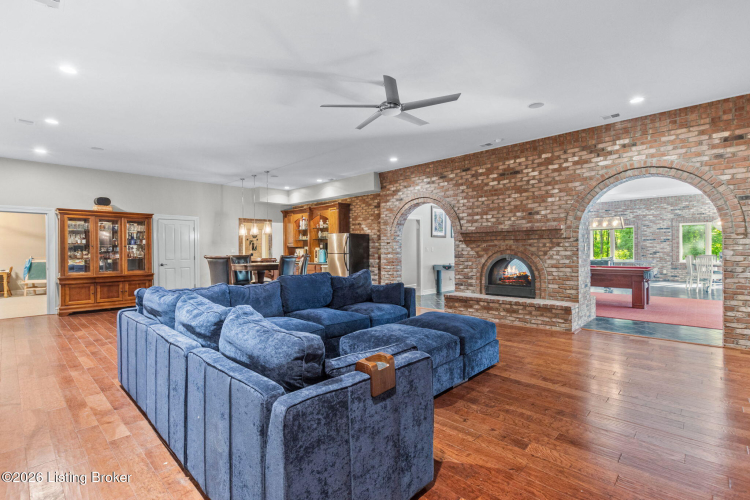 Listing Image 87