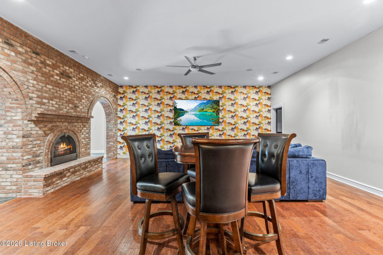 Listing Image 90