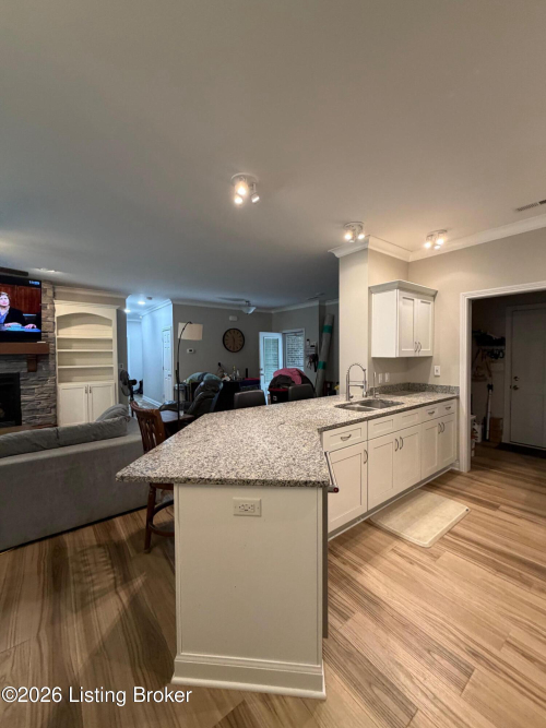 Listing Image 20