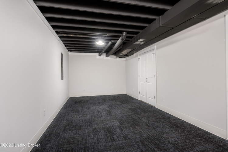 Listing Image 33
