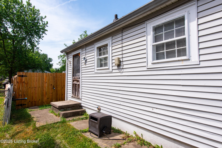 Listing Image 17