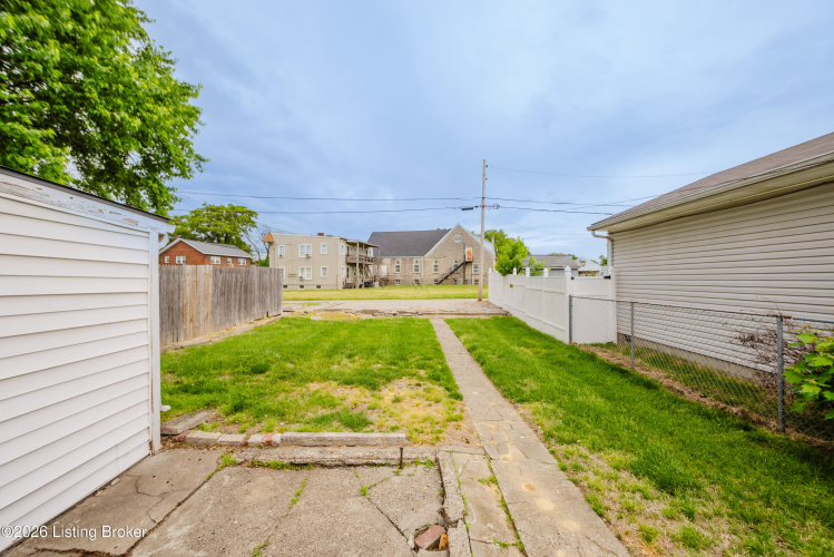 Listing Image 14