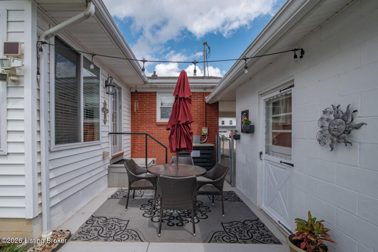 Listing Image 16