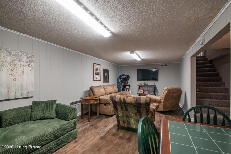 Listing Image 61