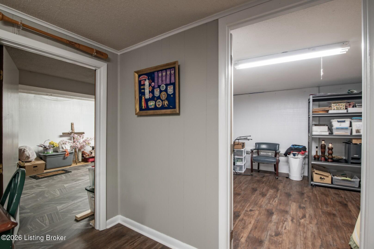 Listing Image 64